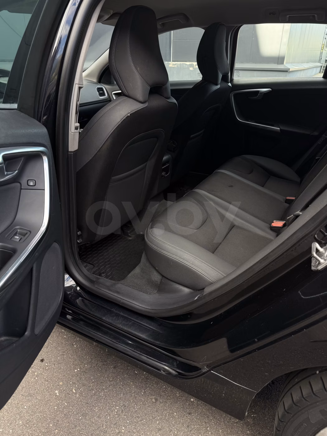 Volvo V60 фото 22