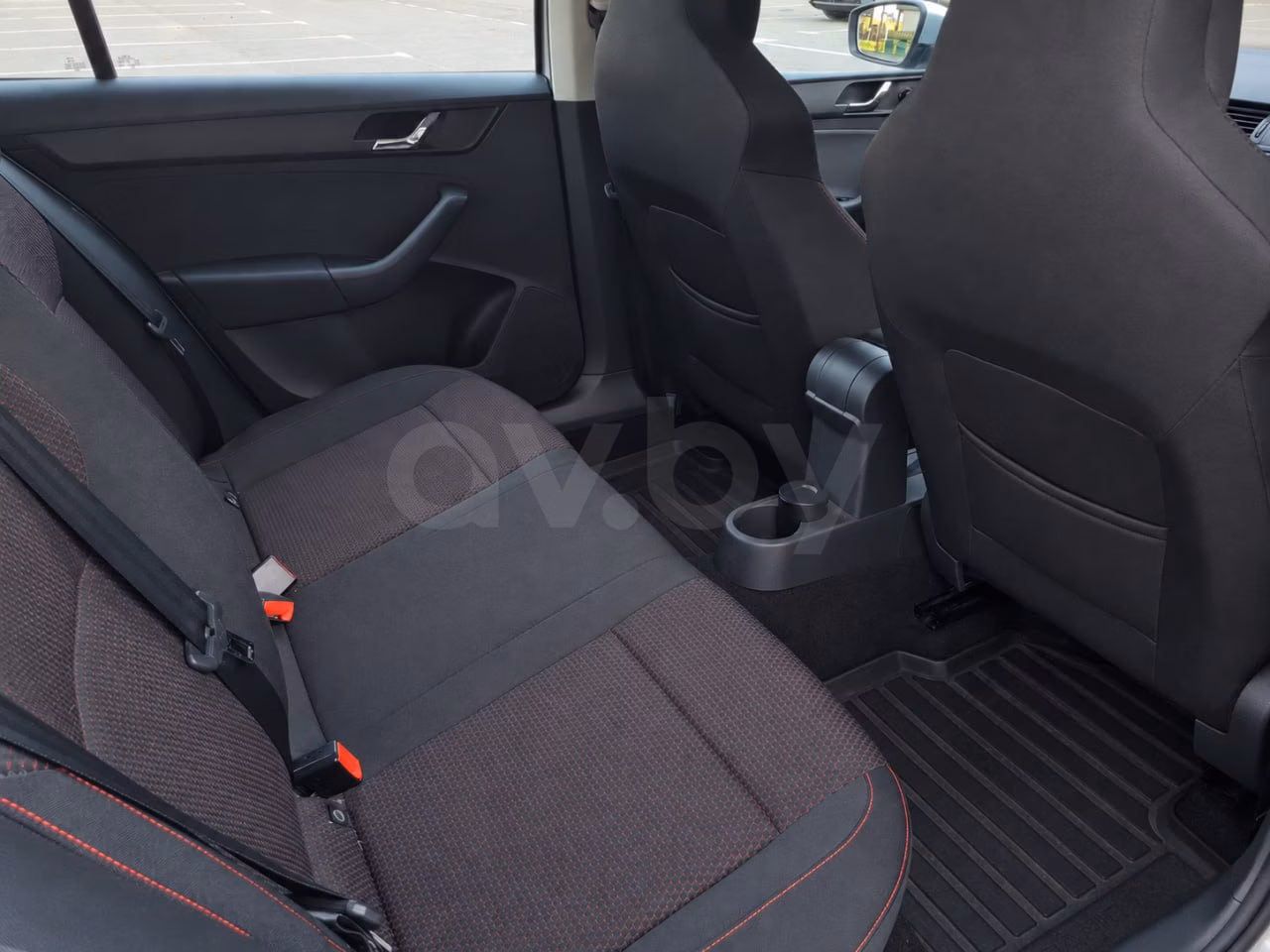 Skoda Rapid фото 14