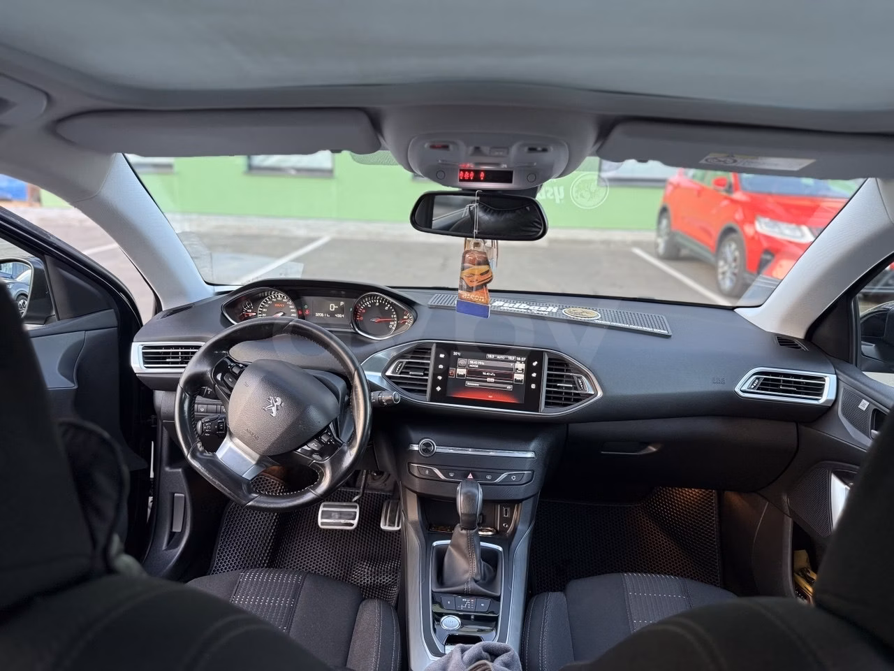 Peugeot 308 фото 8