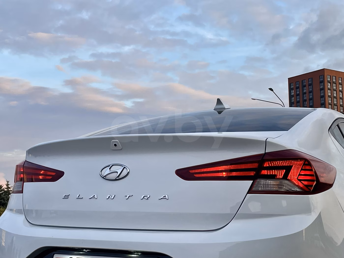 Hyundai Elantra фото 8