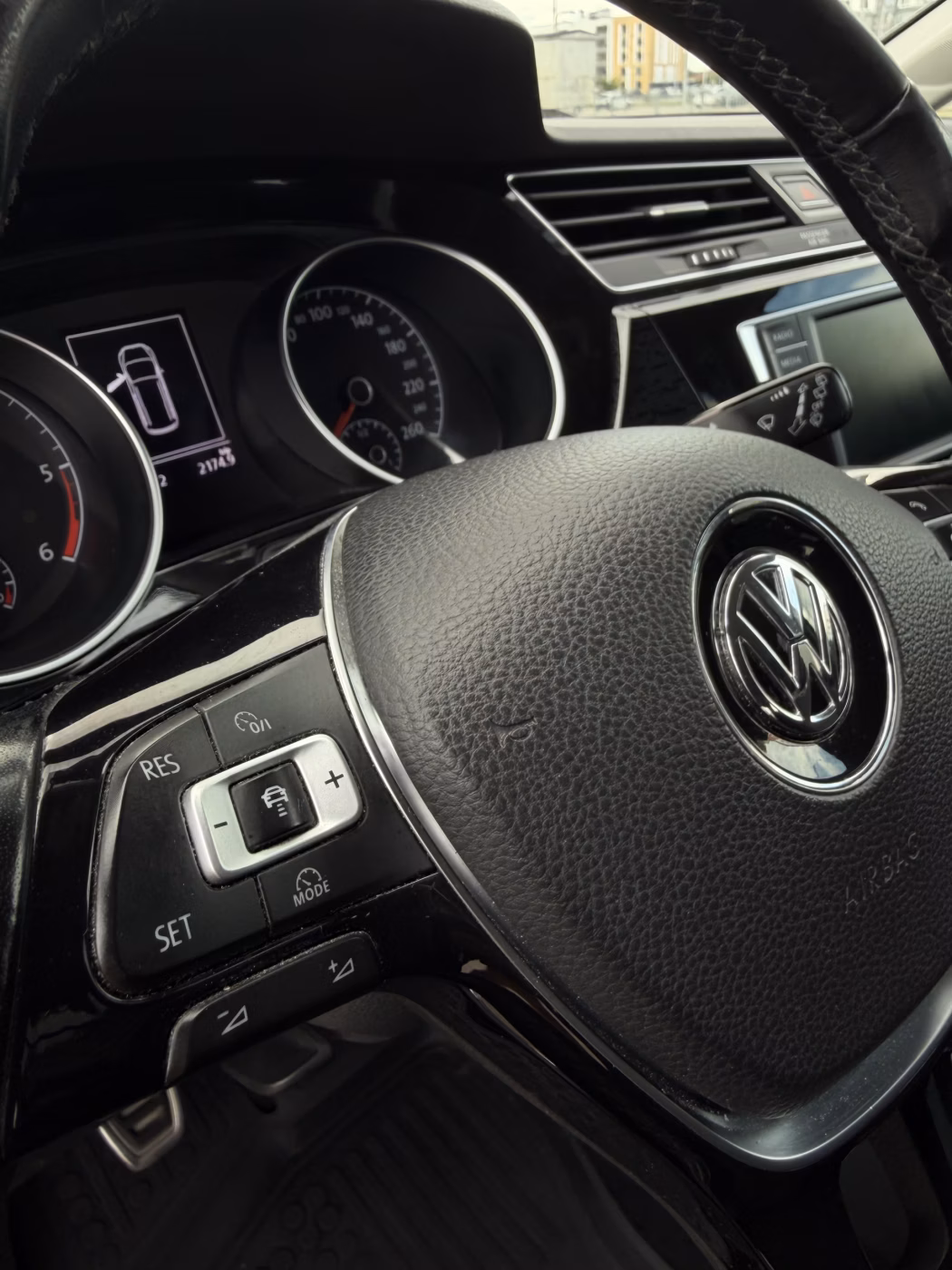 Volkswagen Touran фото 12