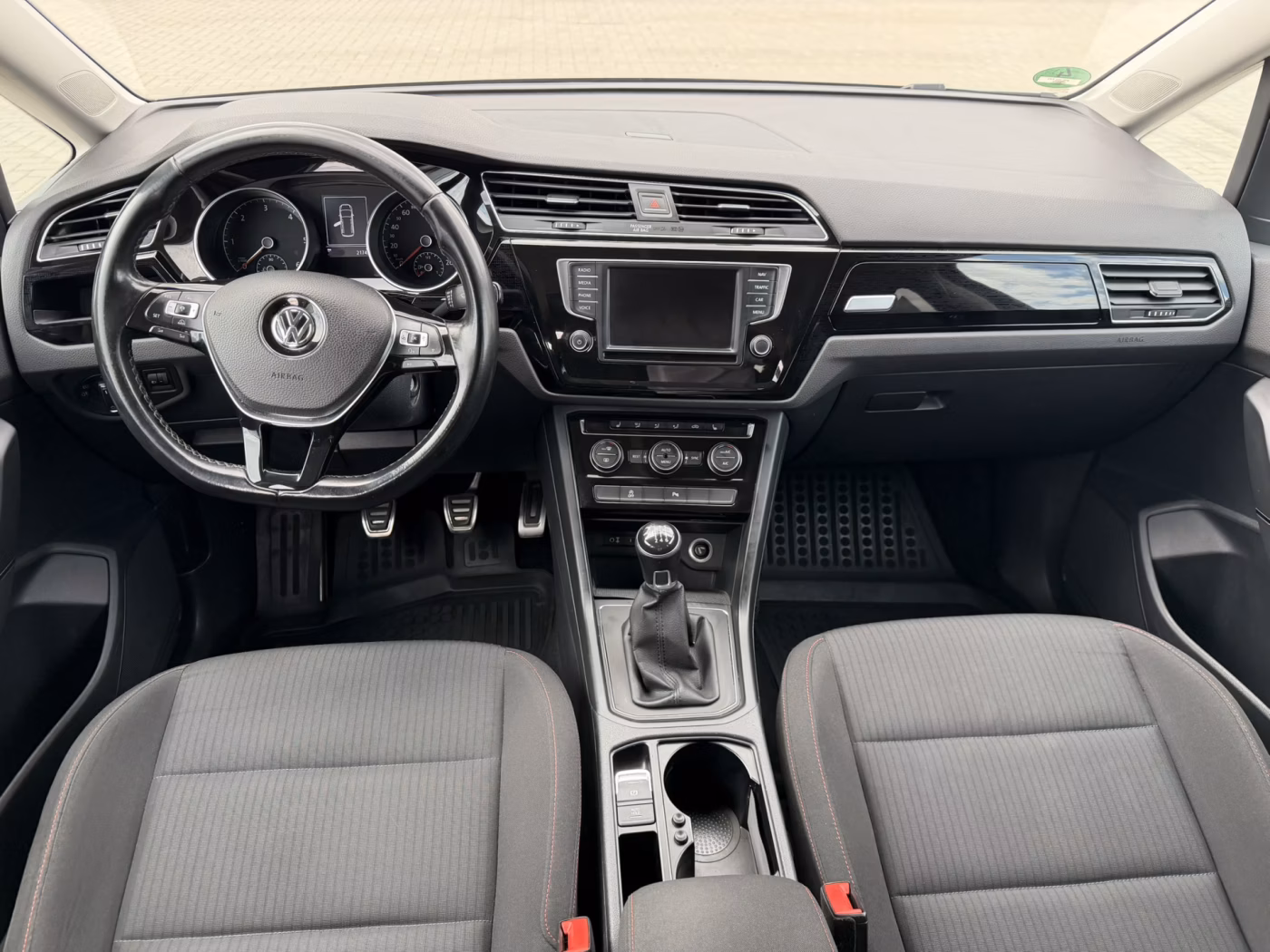 Volkswagen Touran фото 8
