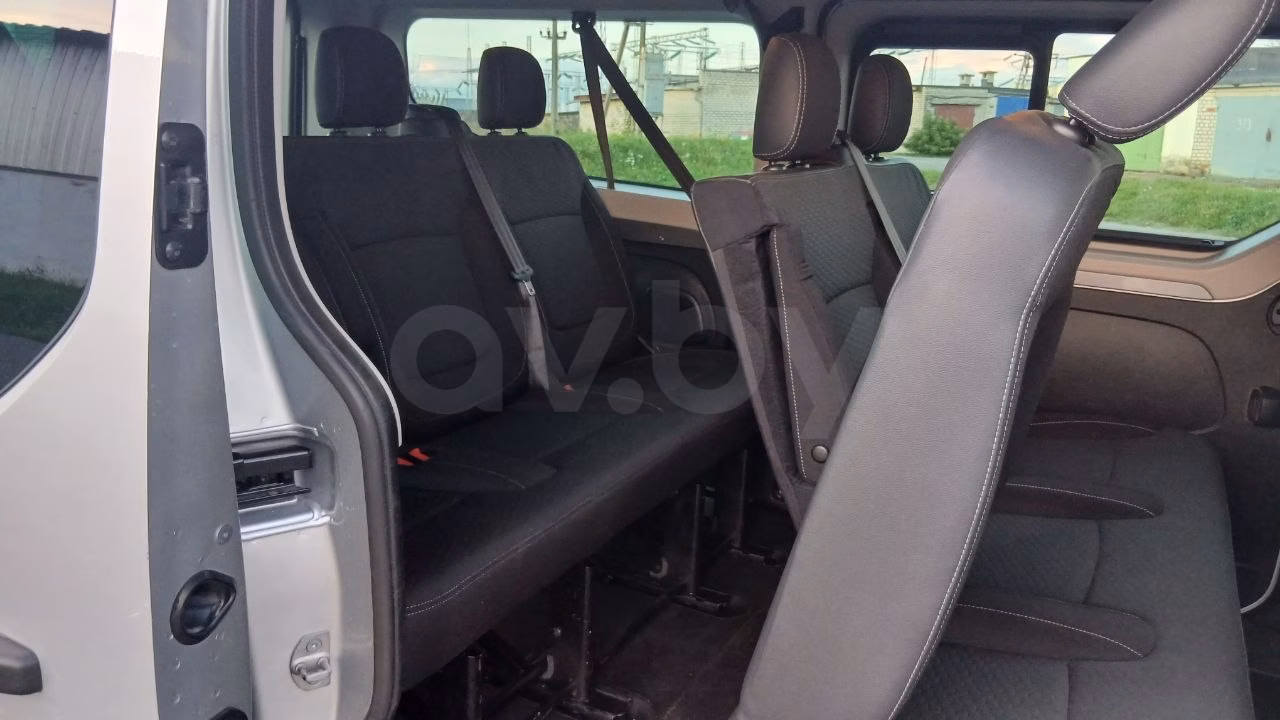 Opel Vivaro фото 11