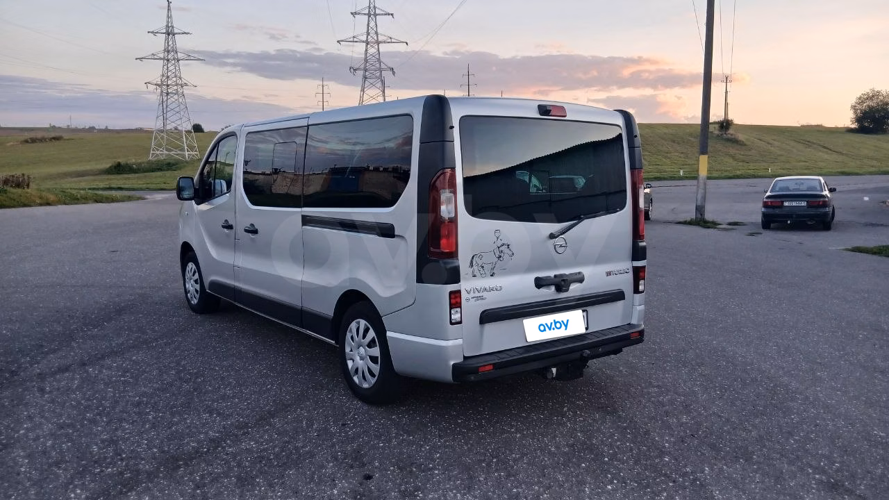 Opel Vivaro фото 5