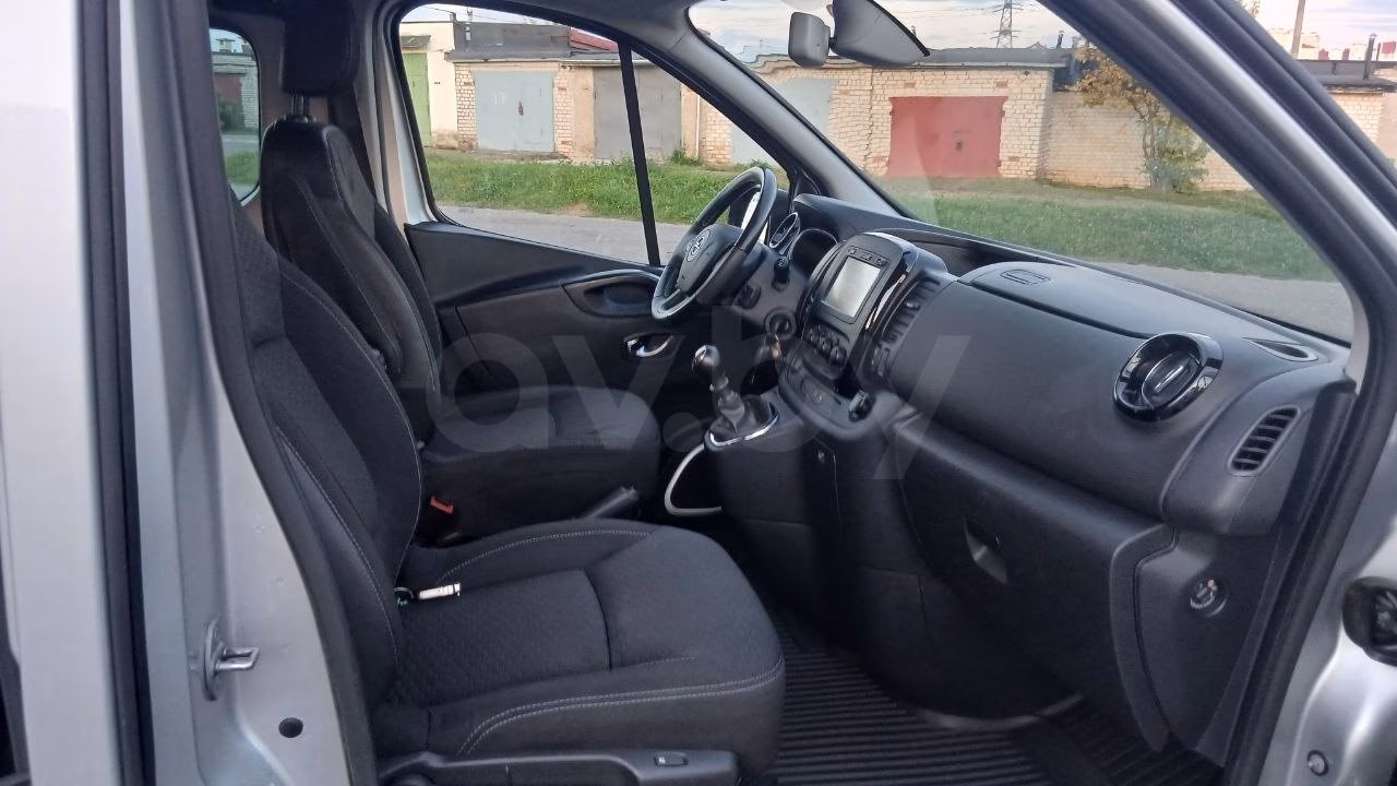 Opel Vivaro фото 9