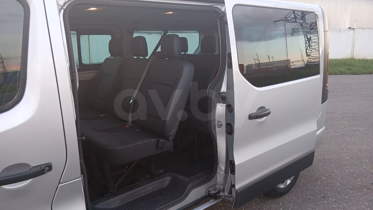 Opel Vivaro фото 7