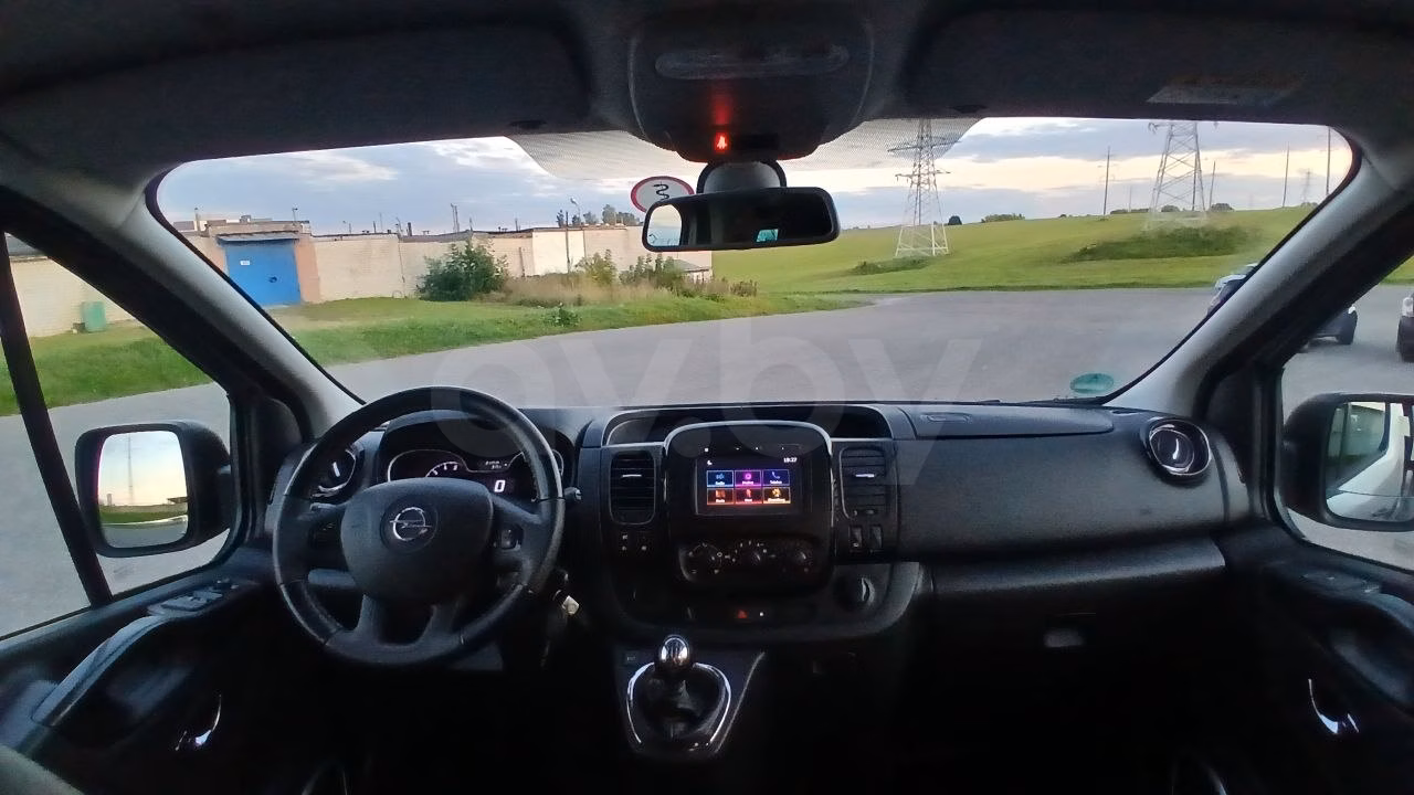 Opel Vivaro фото 12