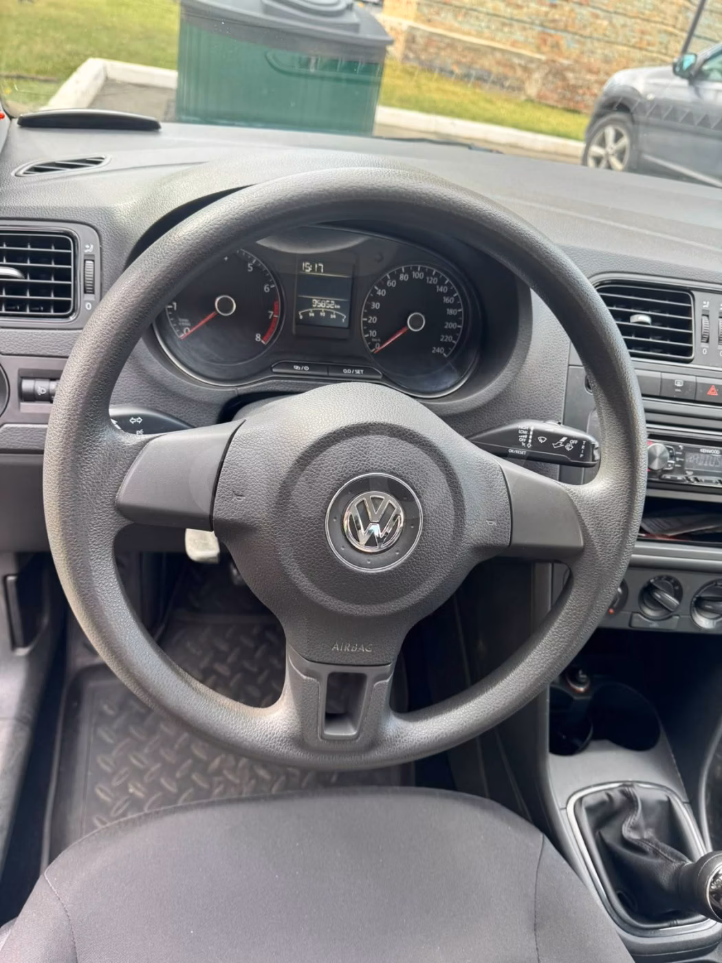 Volkswagen Polo Sedan фото 6