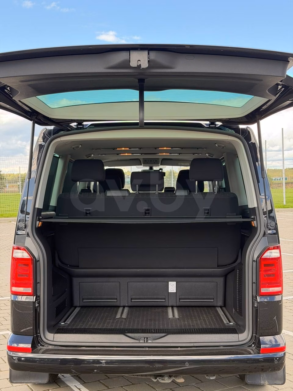 Volkswagen Multivan фото 16