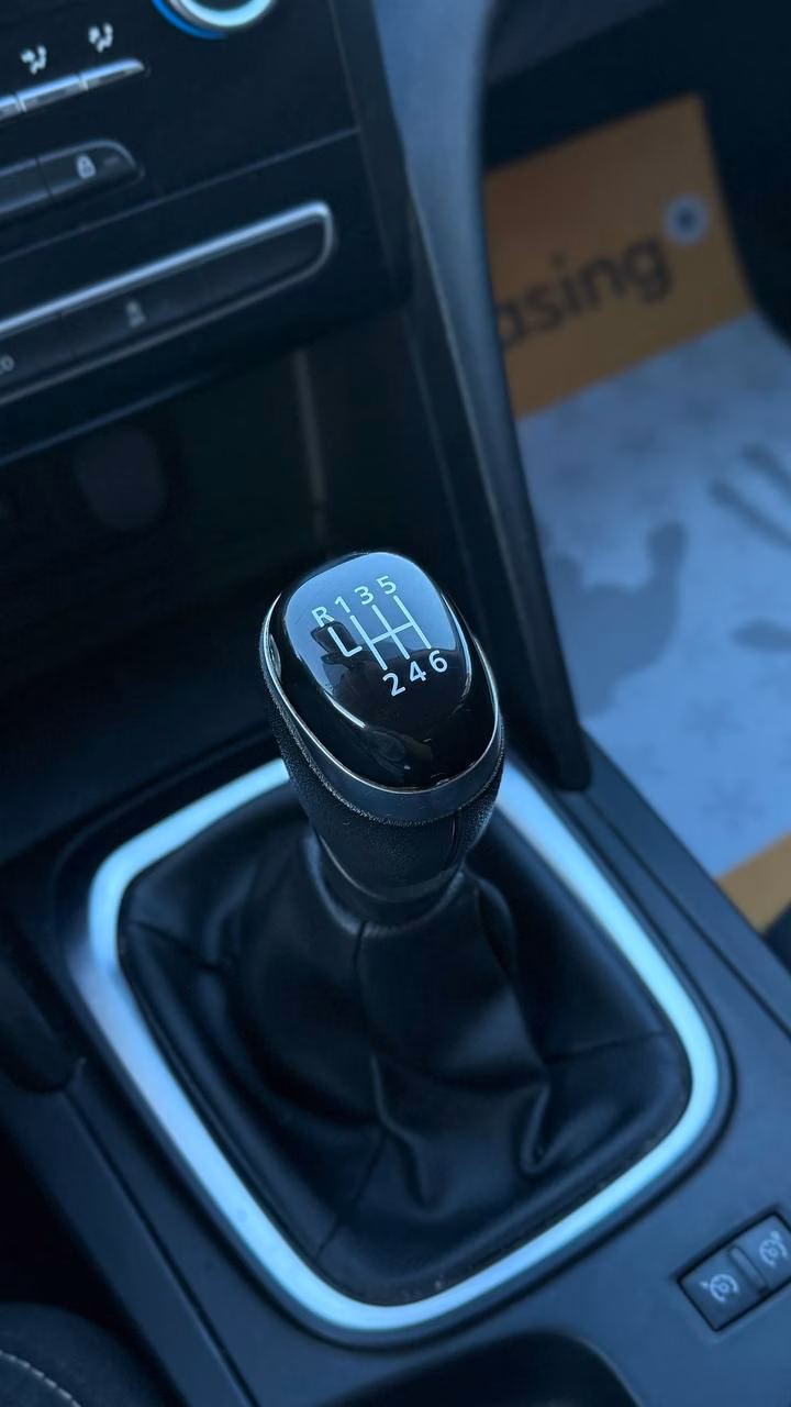 Renault Megane фото 12