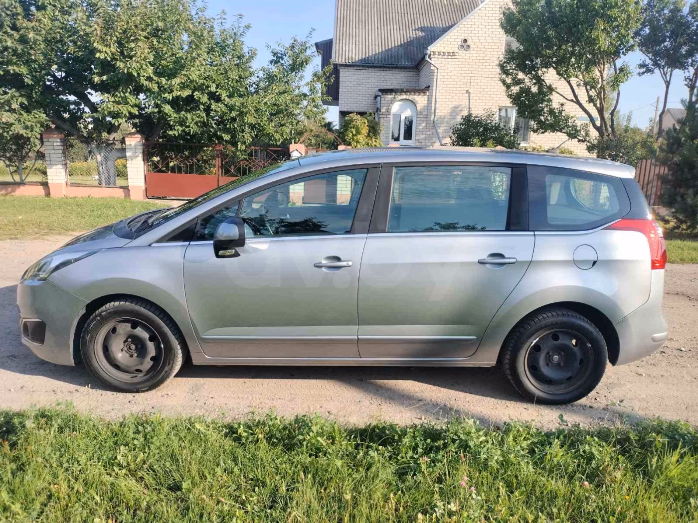 Peugeot 5008 фото 4