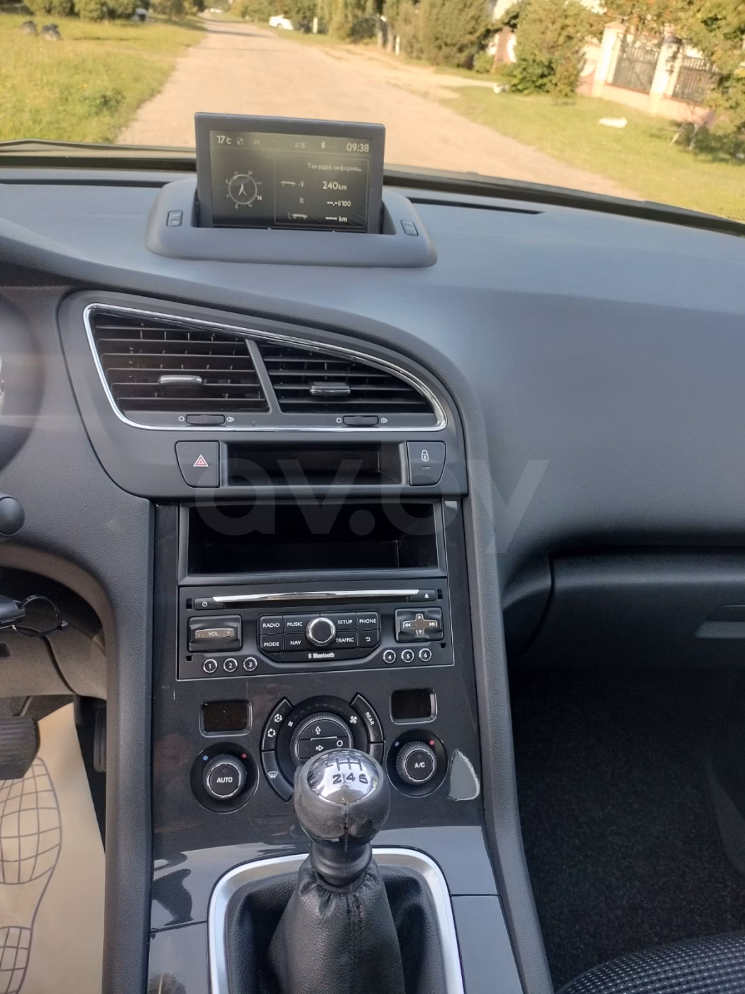 Peugeot 5008 фото 9