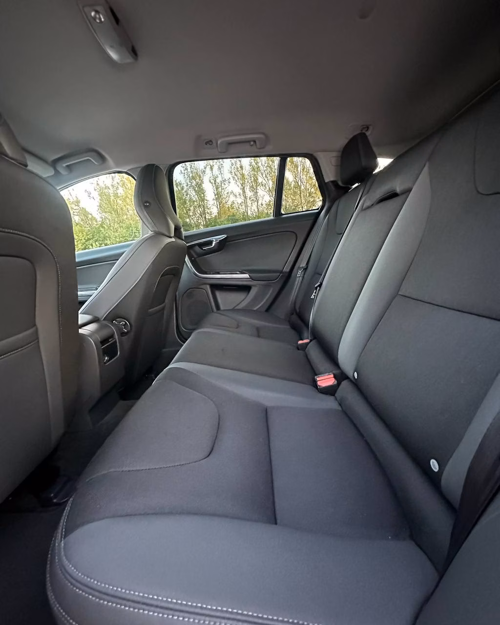 Volvo V60 фото 10
