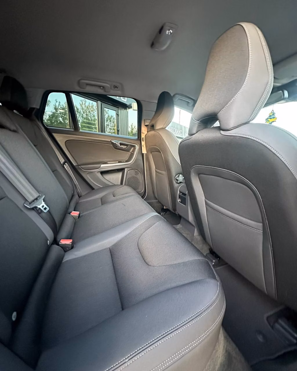 Volvo V60 фото 12