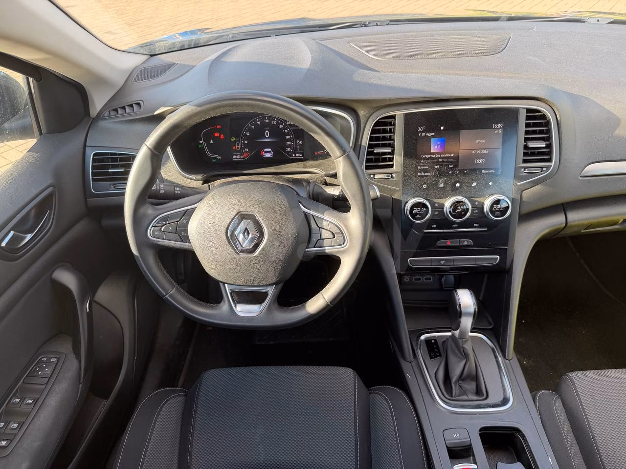 Renault Megane фото 12
