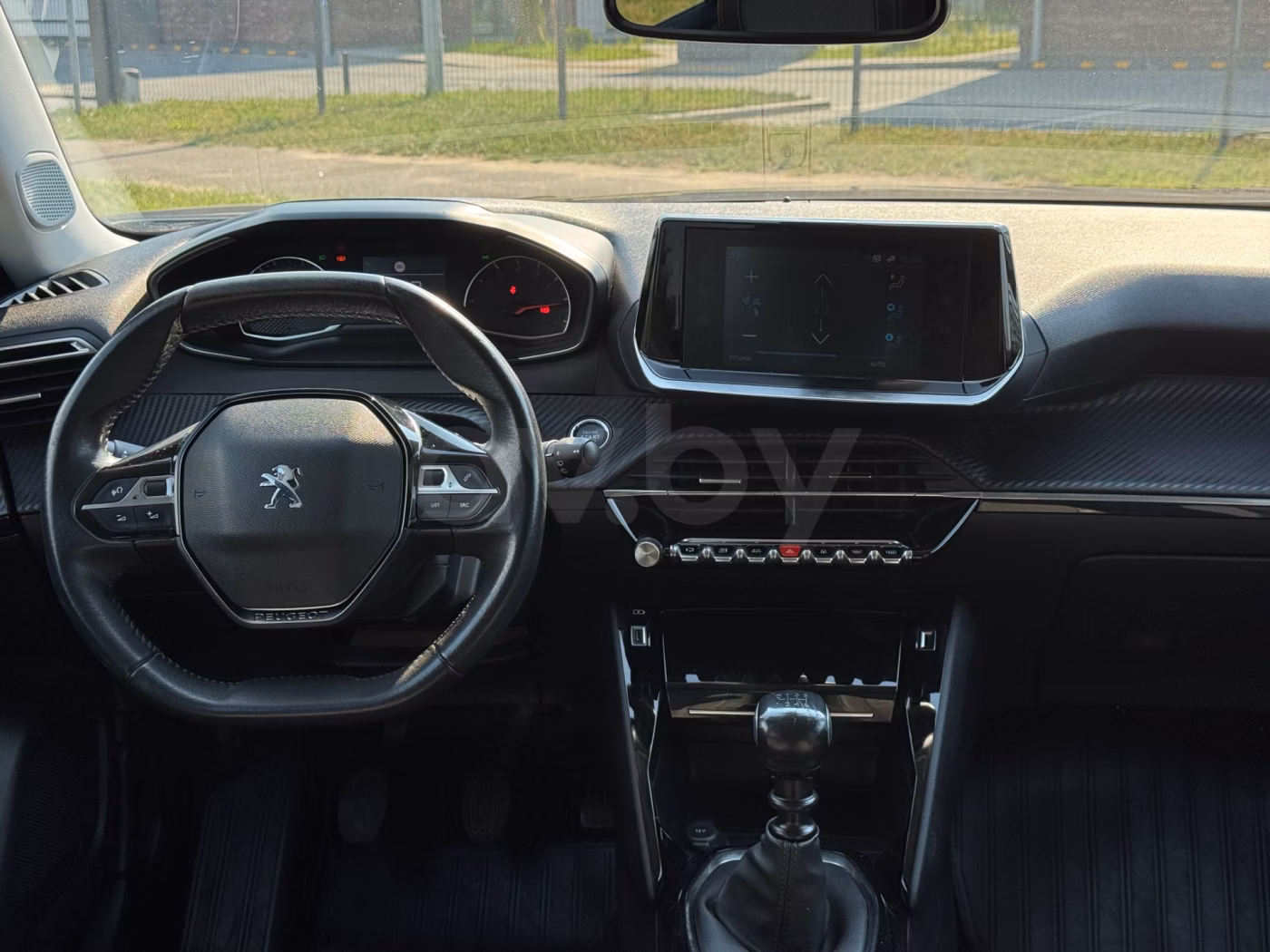 Peugeot 2008 фото 16