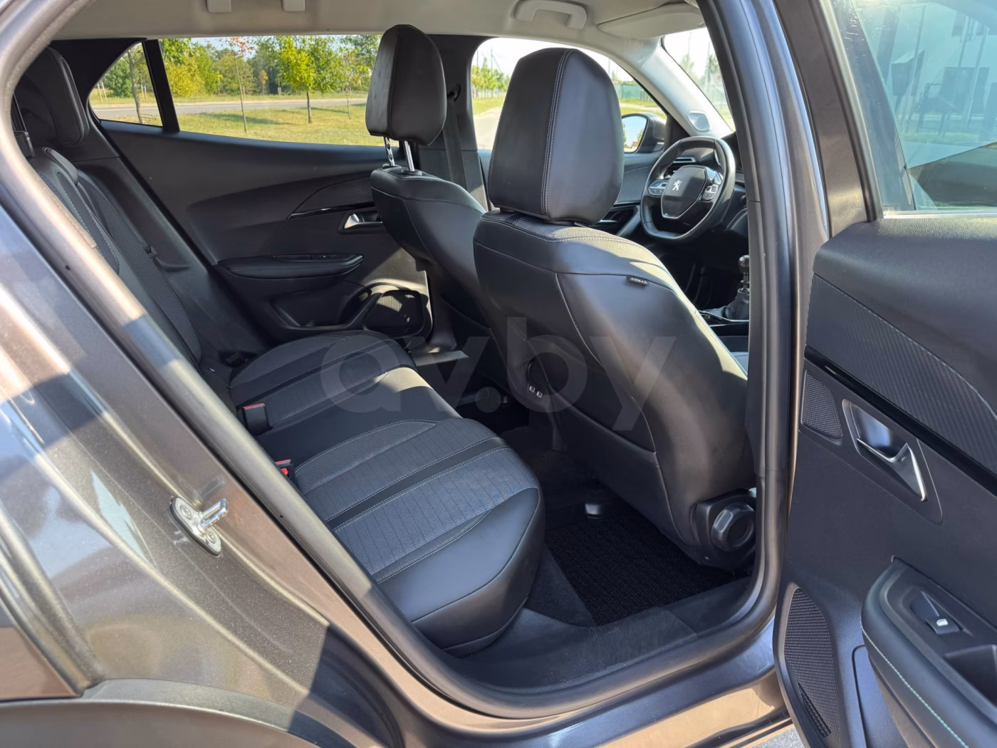 Peugeot 2008 фото 14