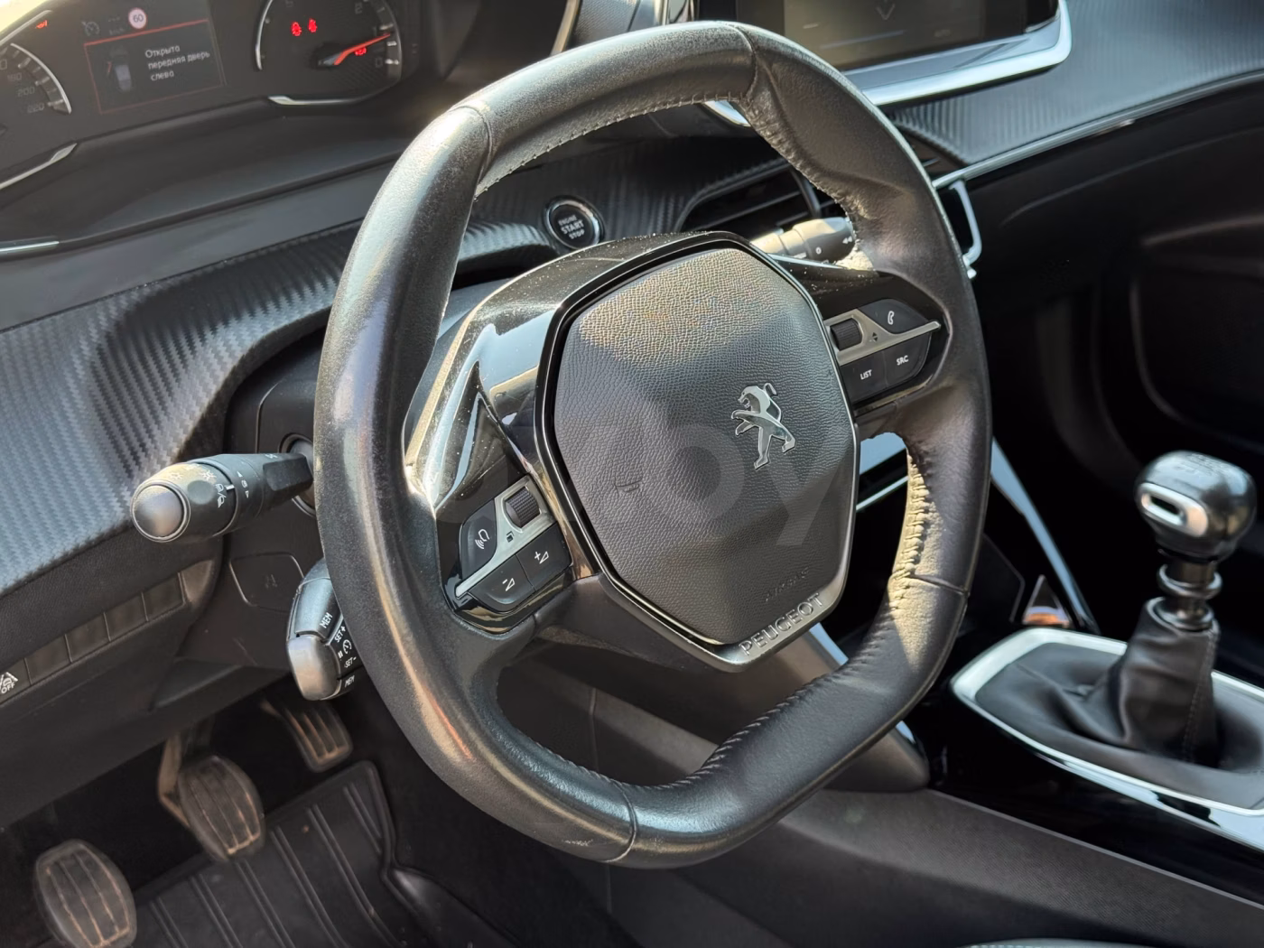 Peugeot 2008 фото 9