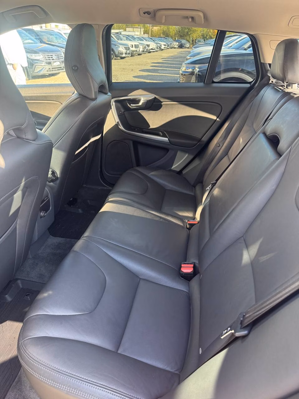 Volvo V60 фото 9