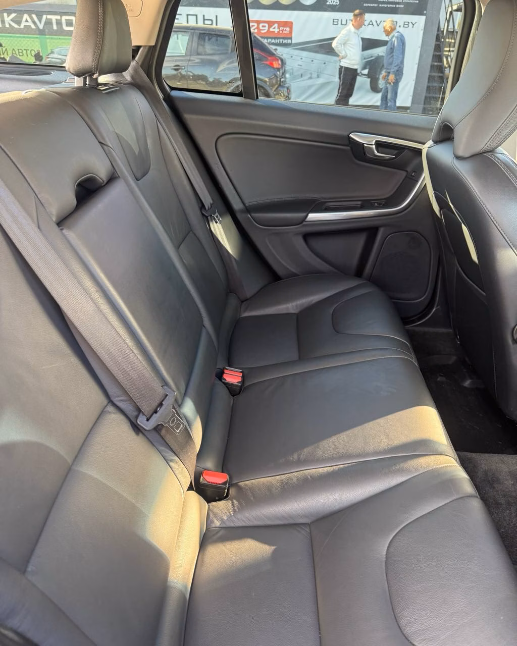Volvo V60 фото 10
