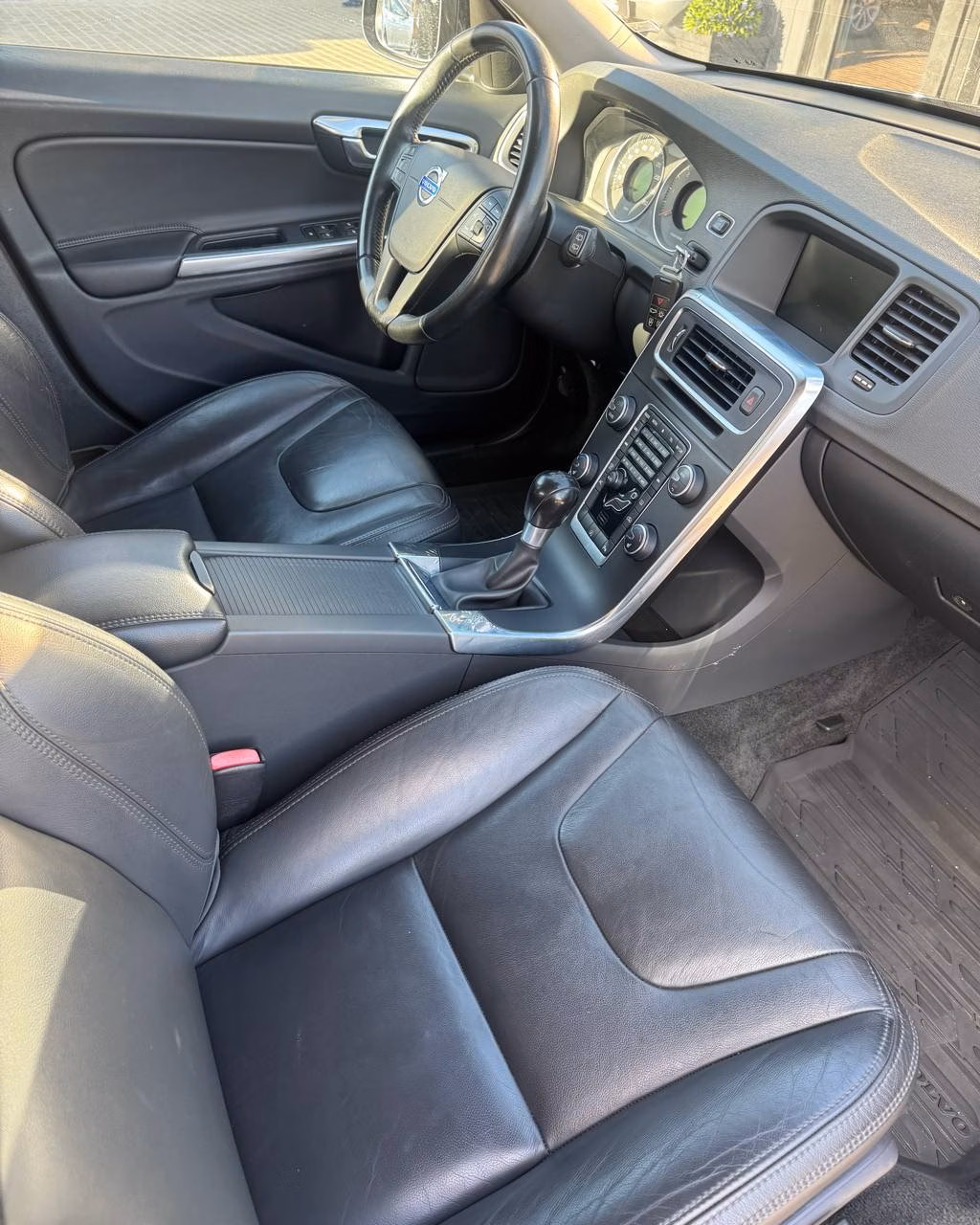 Volvo V60 фото 11