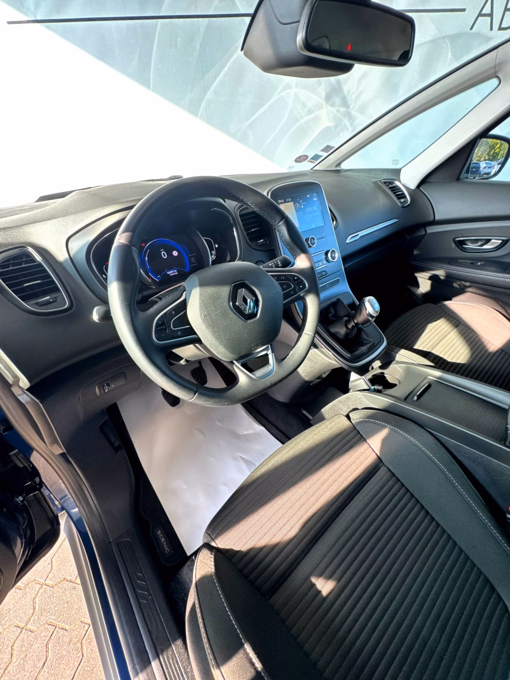 Renault Scenic фото 10