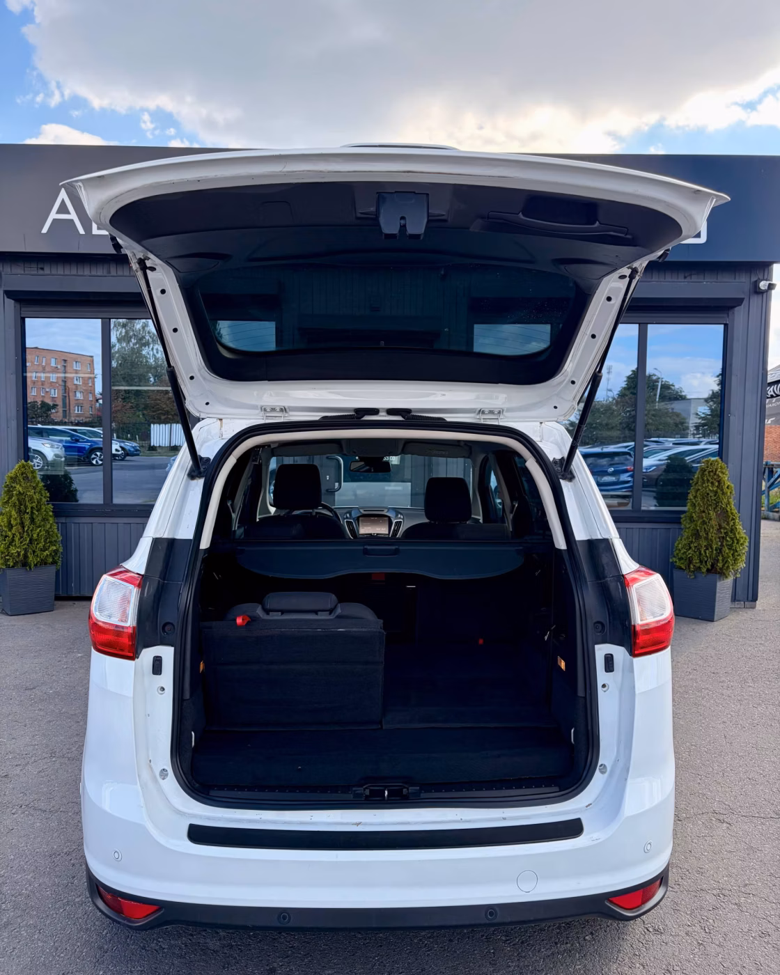 Ford Grand C-Max фото 14