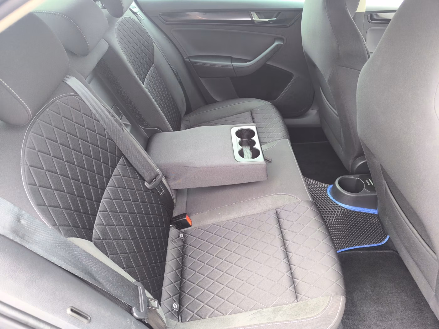 Skoda Rapid фото 12