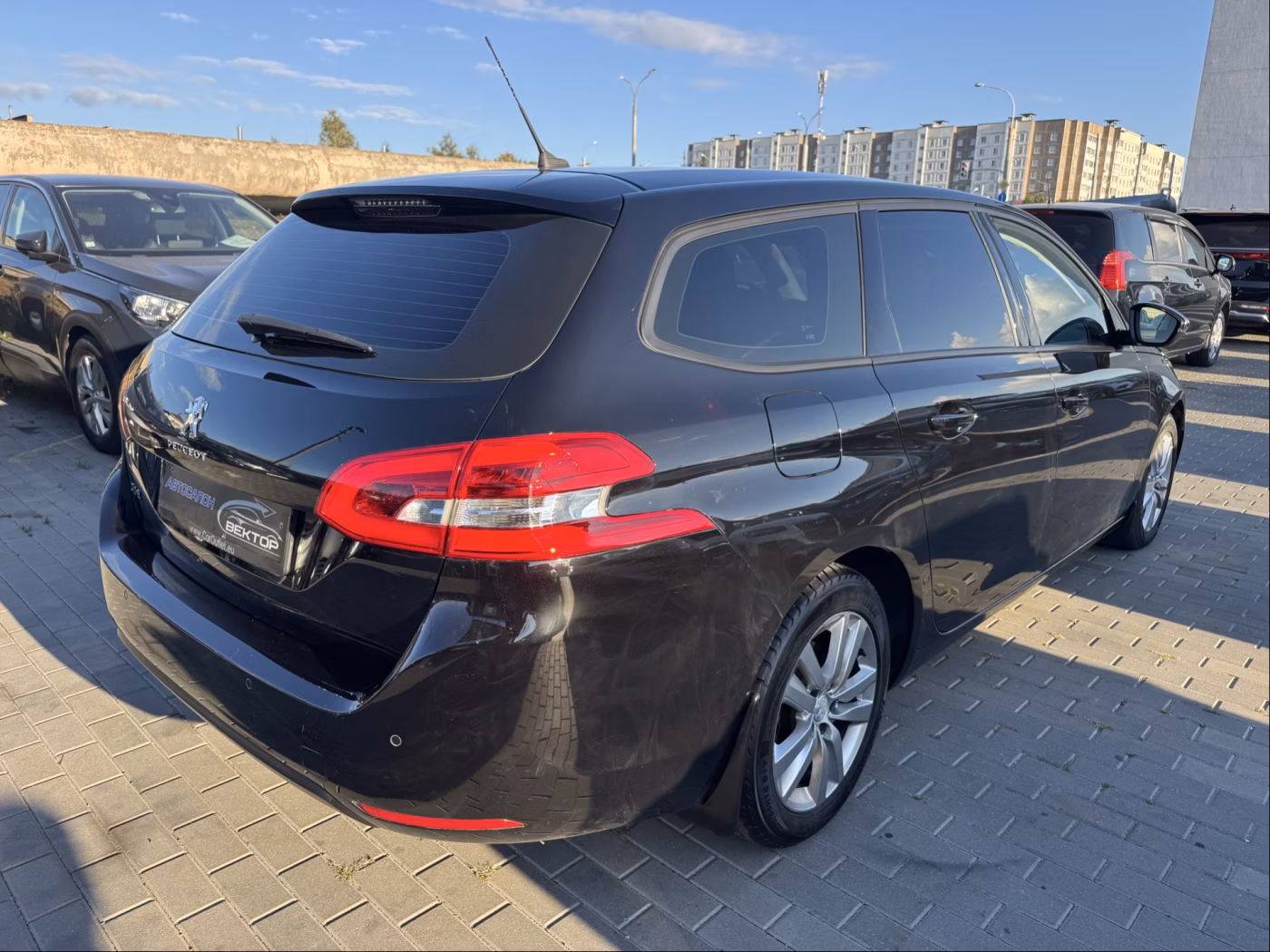 Peugeot 308 фото 2