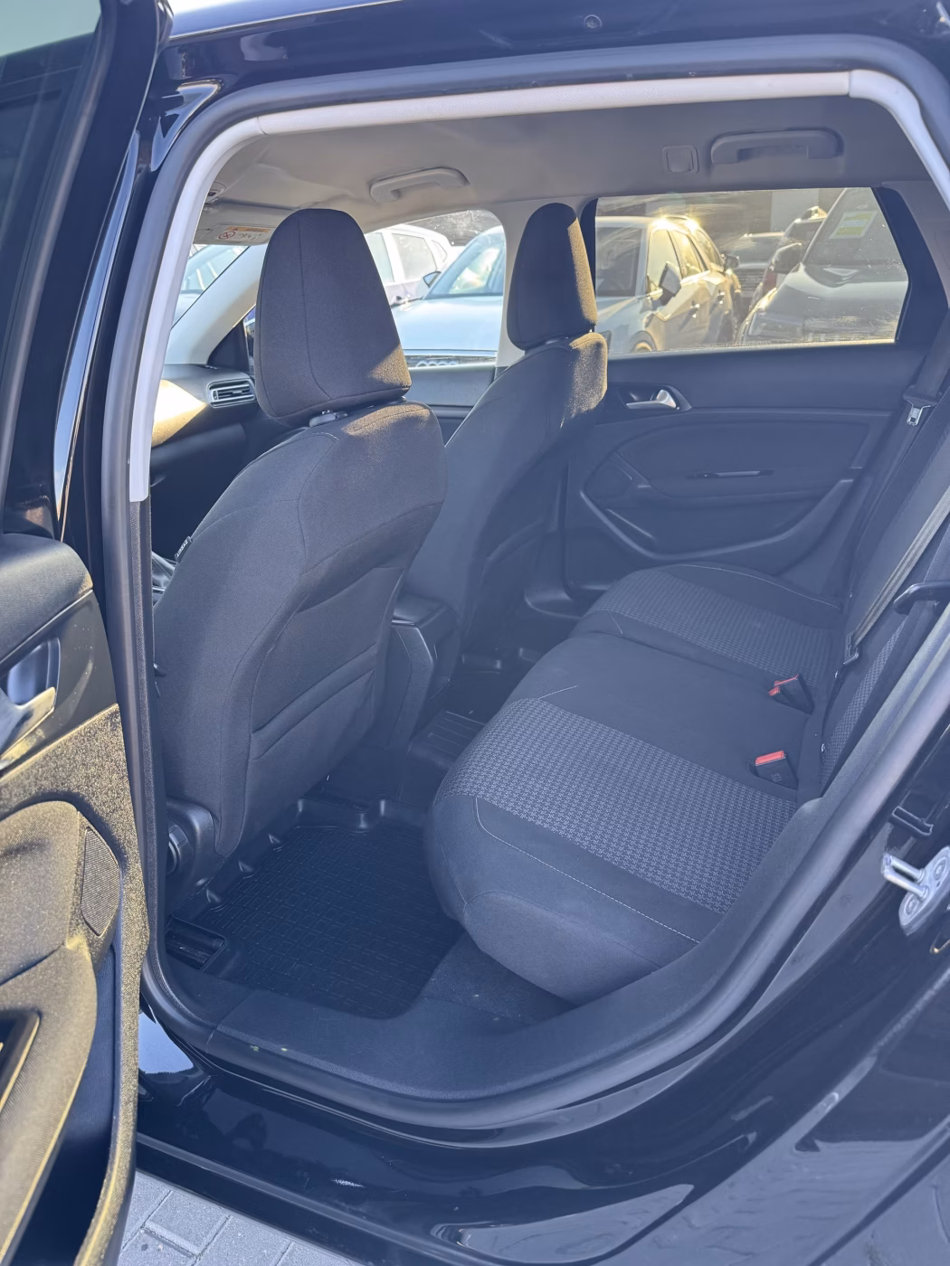 Peugeot 308 фото 9