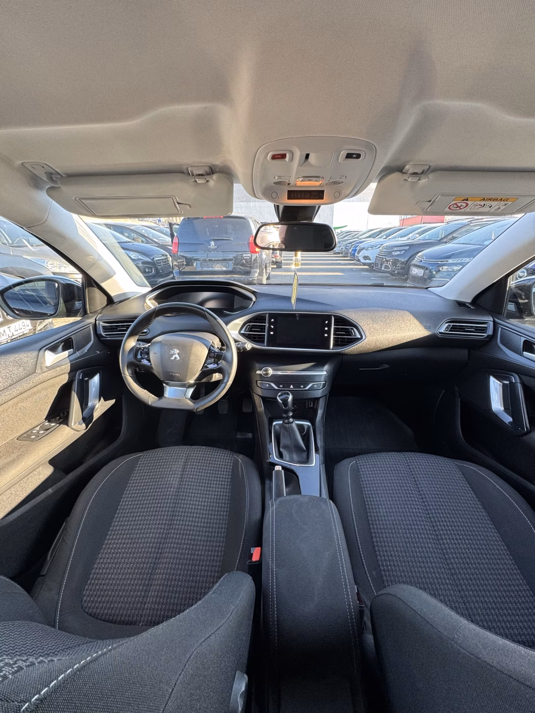 Peugeot 308 фото 11