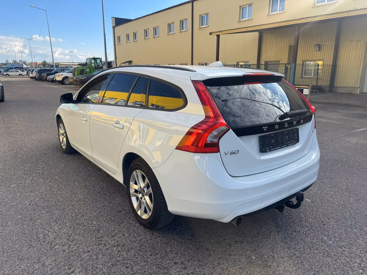 Volvo V60 фото 7