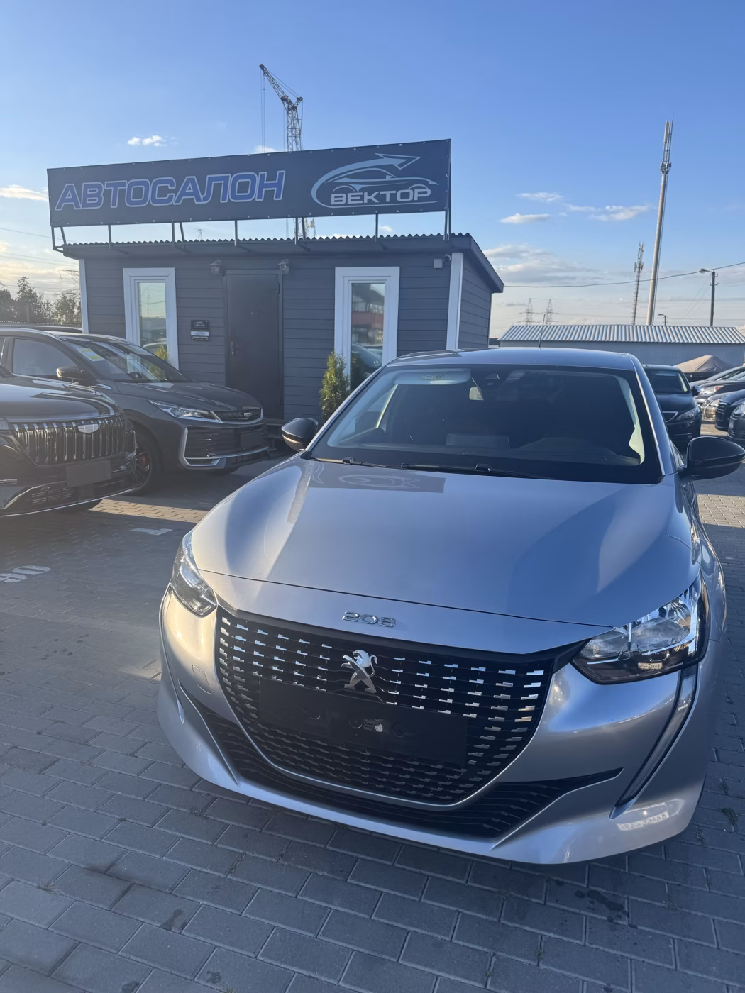 Peugeot 208 фото 2
