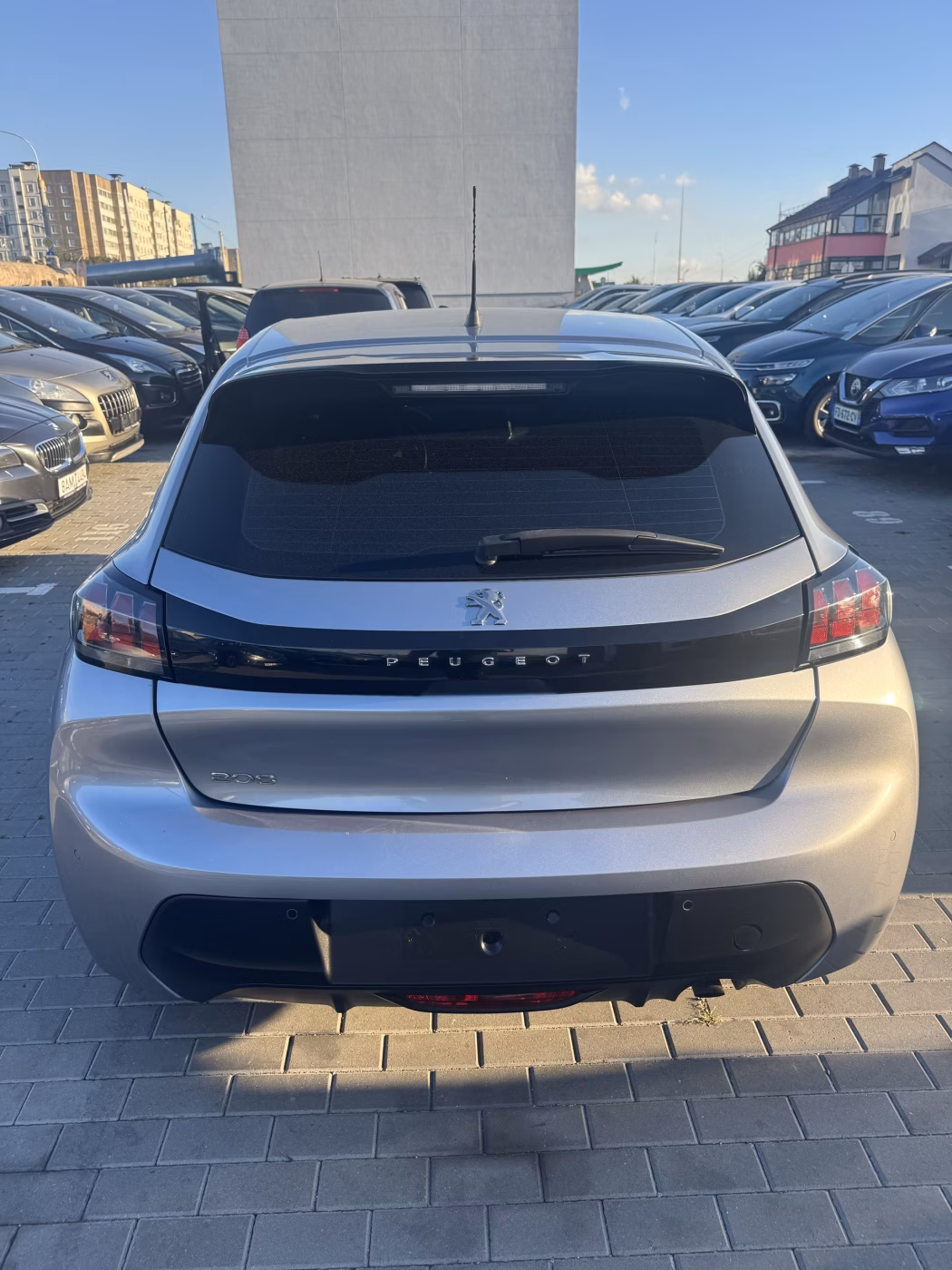 Peugeot 208 фото 5