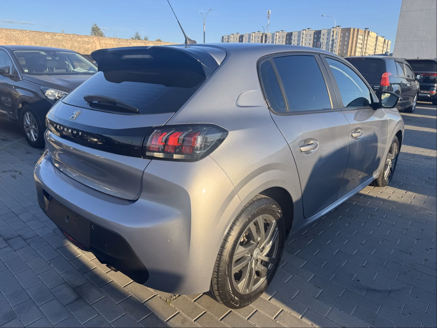 Peugeot 208 фото 8