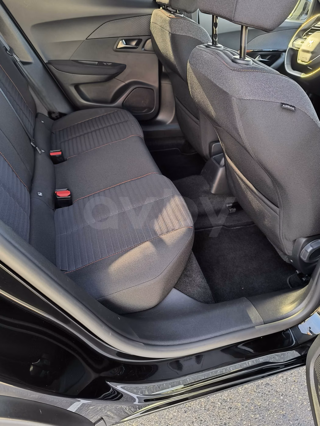 Peugeot 2008 фото 16