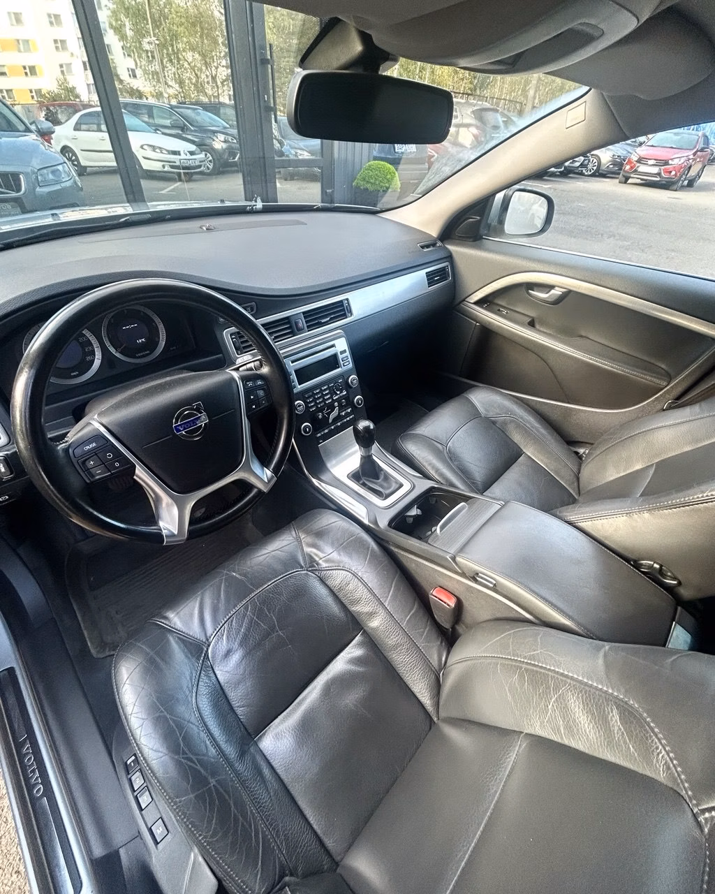 Volvo V70 фото 10