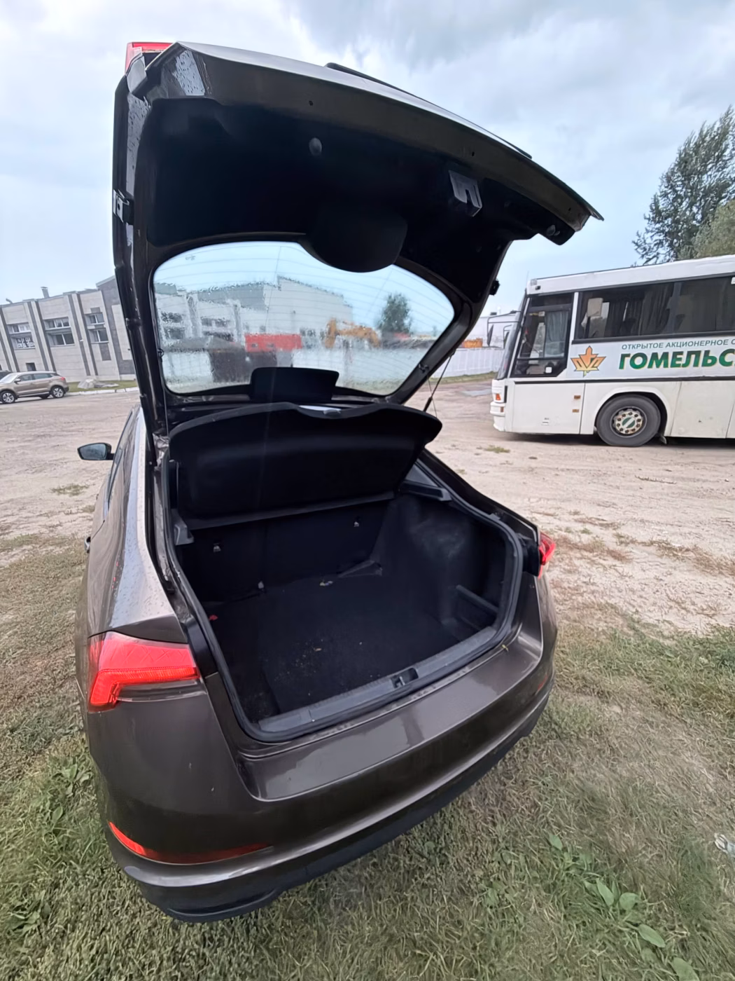 Skoda Rapid фото 10
