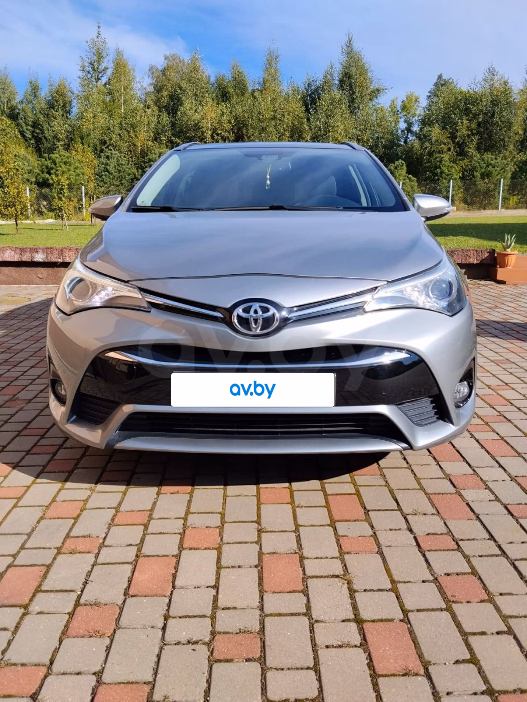 Toyota Avensis фото 11