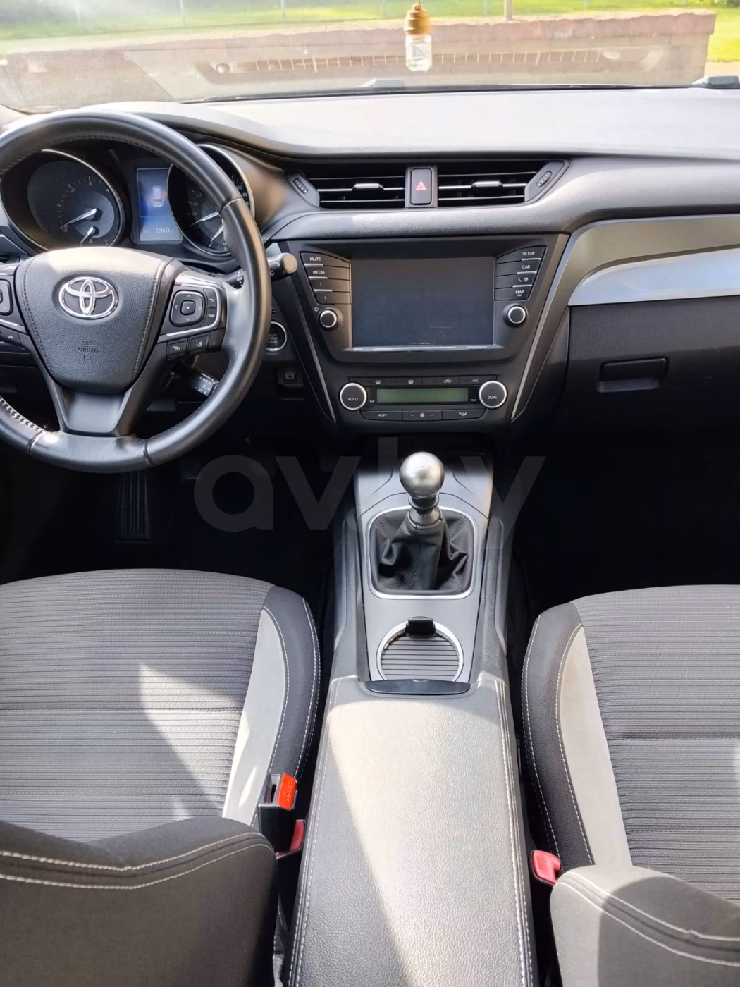 Toyota Avensis фото 21