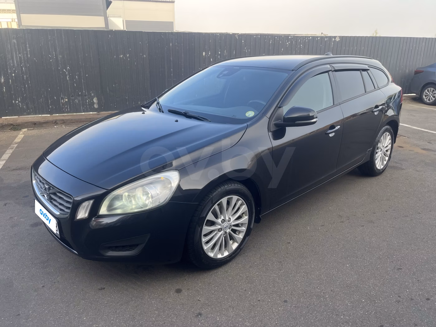 Volvo V60 фото 3