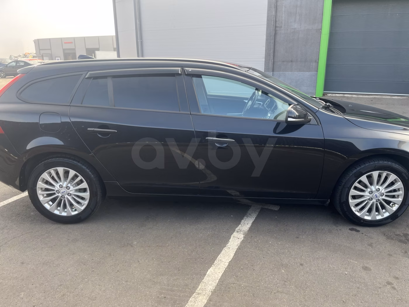 Volvo V60 фото 8