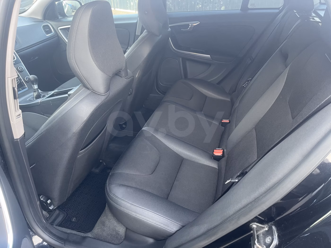 Volvo V60 фото 13
