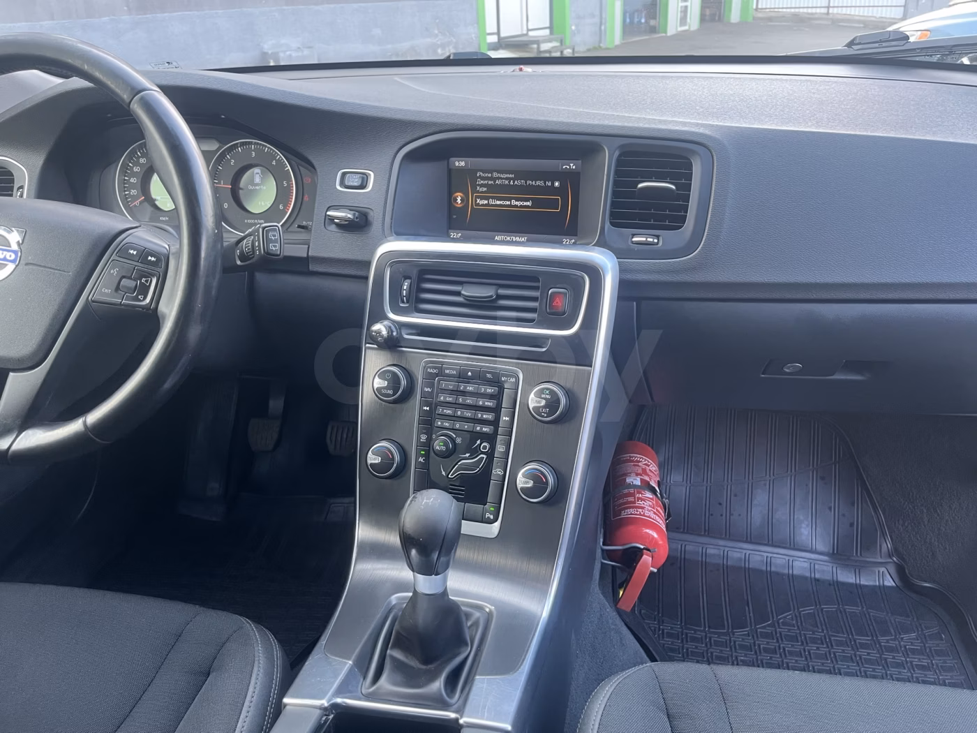 Volvo V60 фото 15