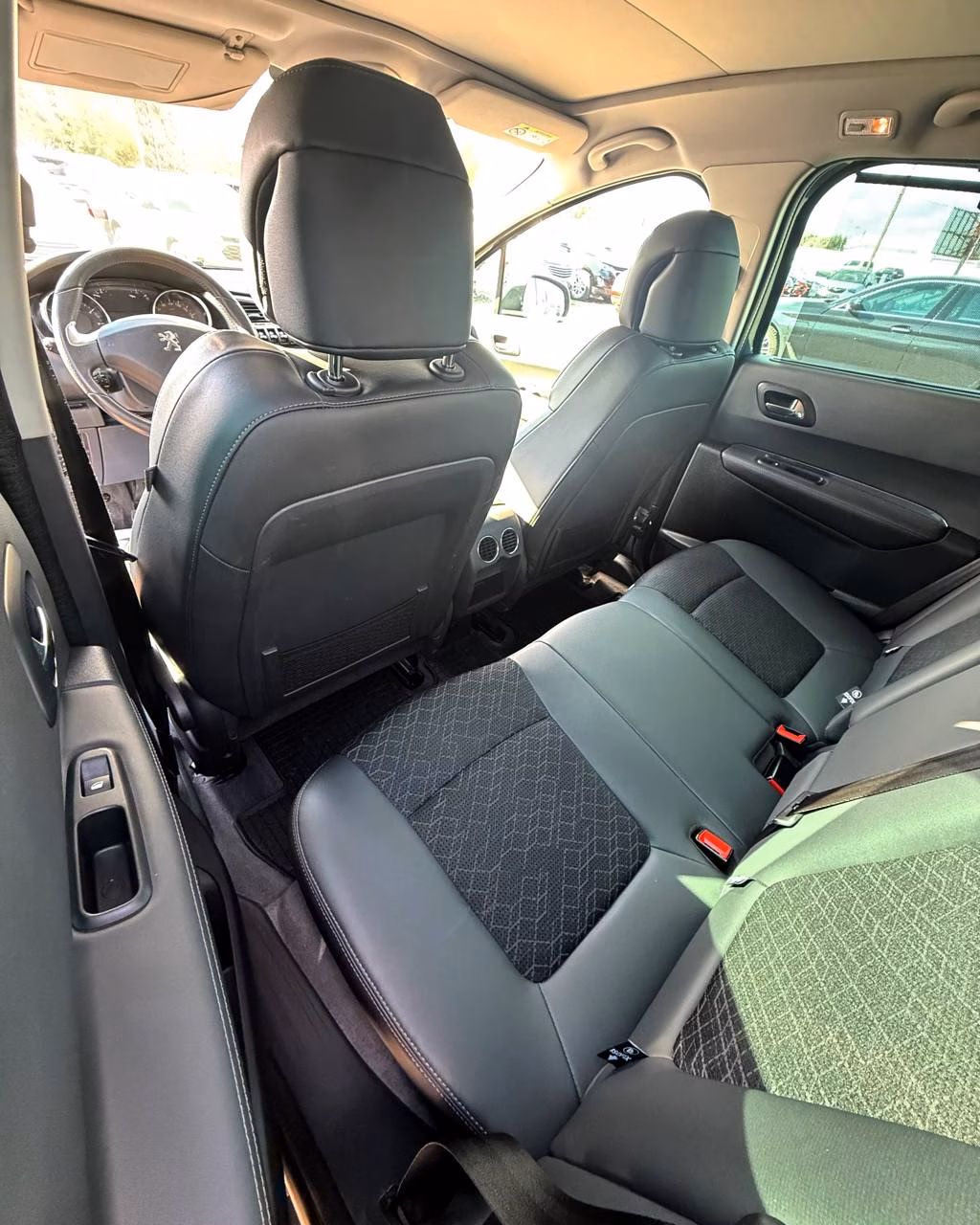 Peugeot 3008 фото 10