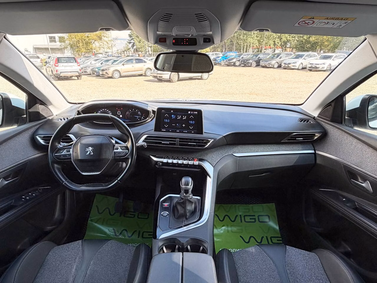 Peugeot 5008 фото 10