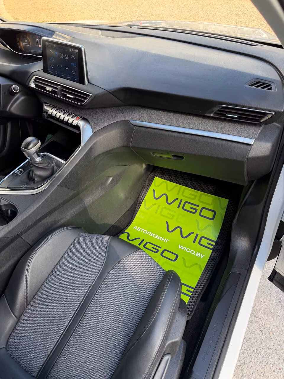 Peugeot 5008 фото 11