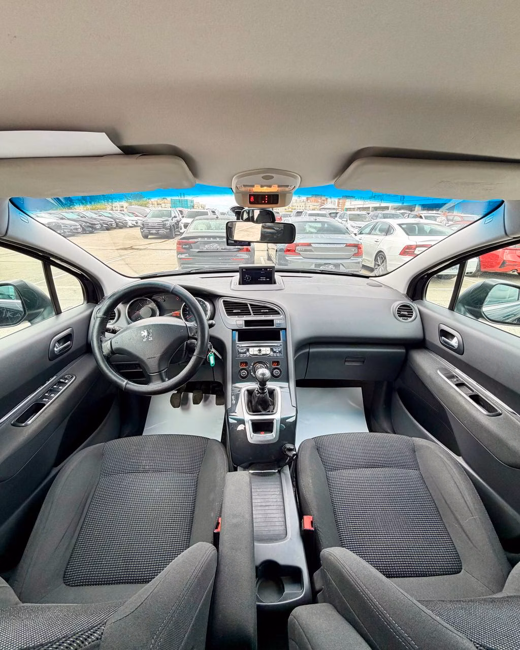 Peugeot 5008 фото 9