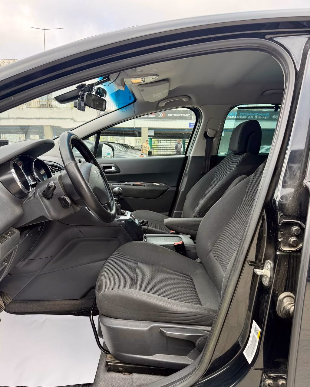 Peugeot 5008 фото 10