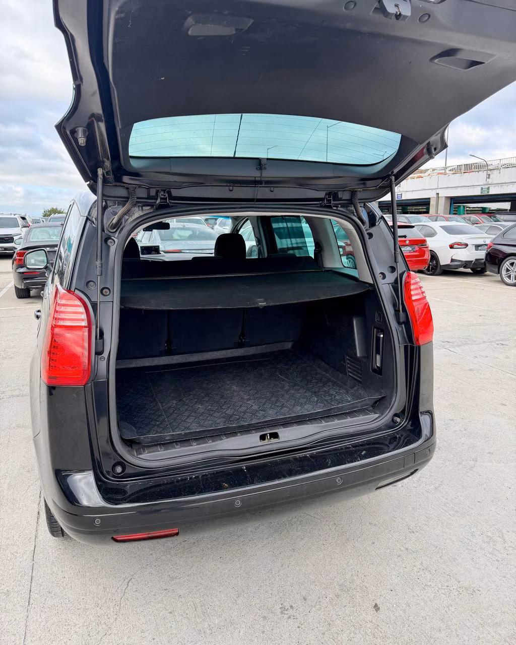 Peugeot 5008 фото 12